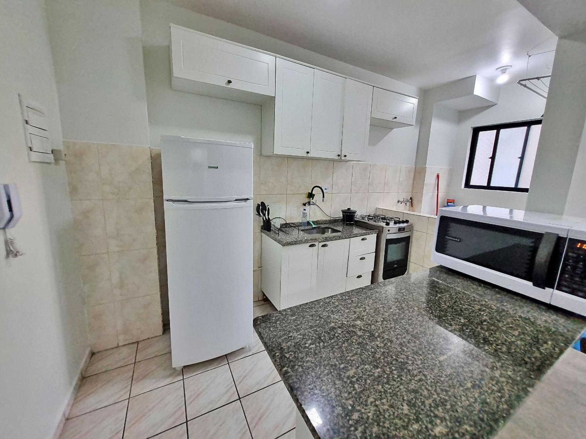 01 Dorm C/ar Cond, Wi-fi * Guaruja